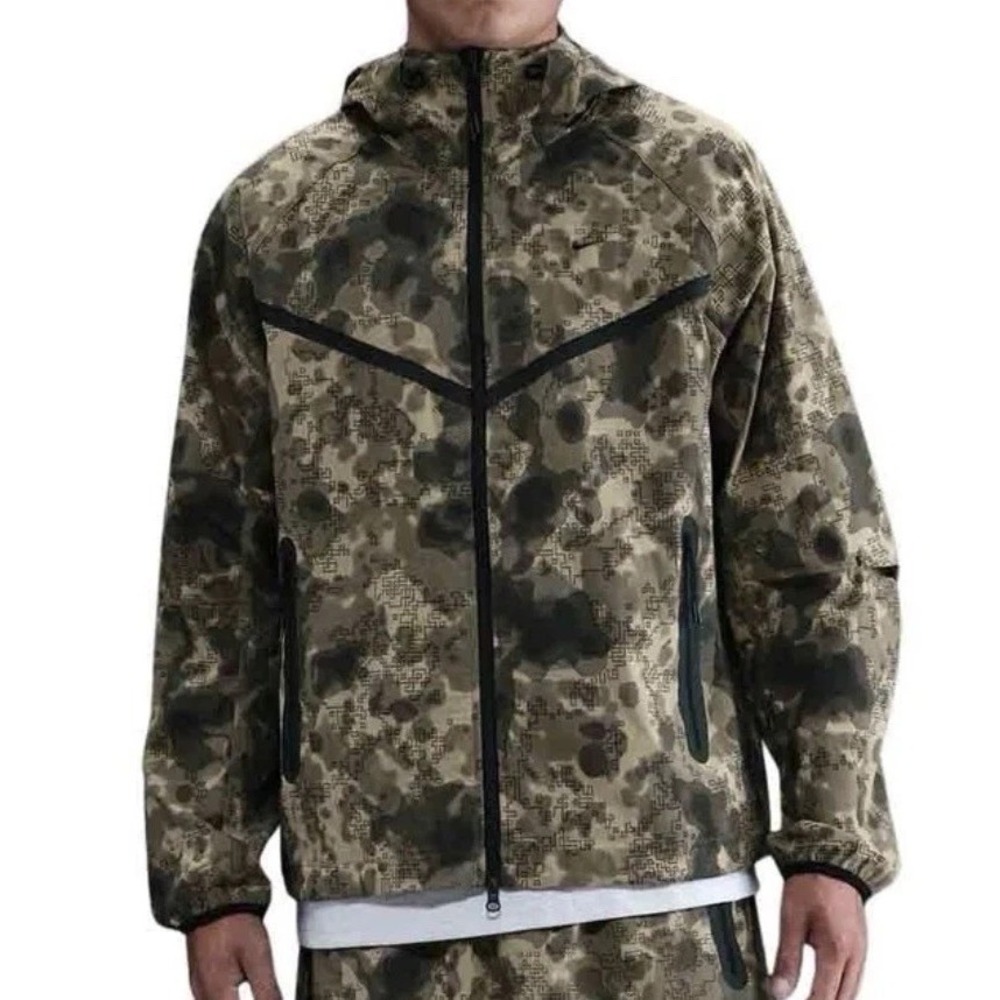 Nike Tech Dri-FIT Woven Camo Windrunner Jacket Men's Size Small HV0979-210